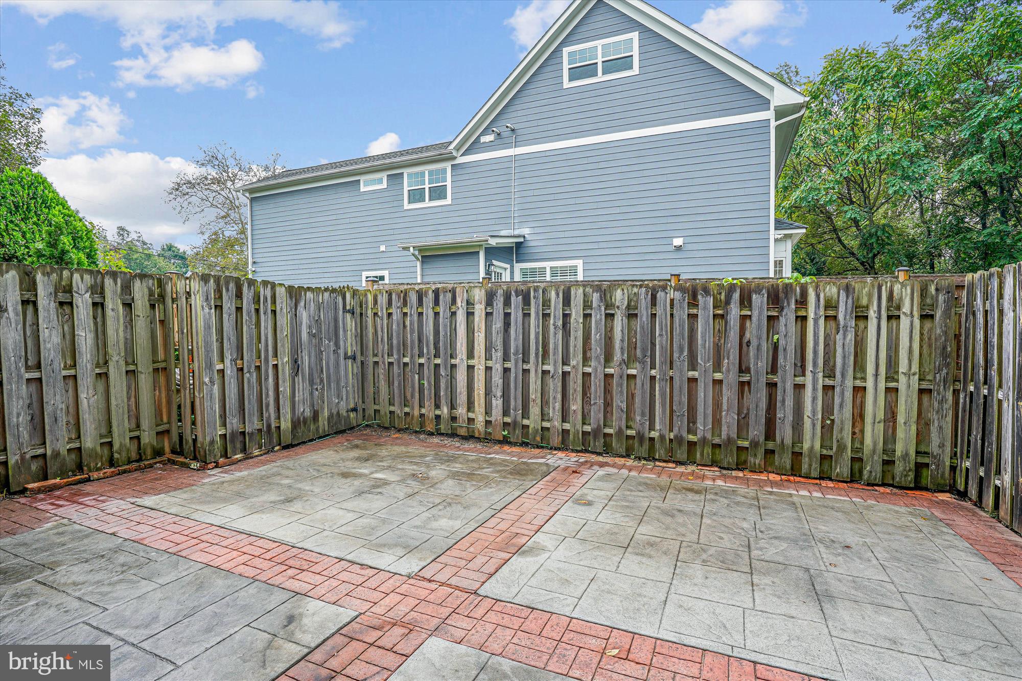 24 South Abingdon Street Arlington, VA 22204 - Photo 48 of 66 Large patio for great parties!
