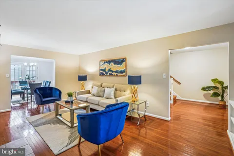 $899,999 | 24 South Abingdon Street, Arlington, VA 22204