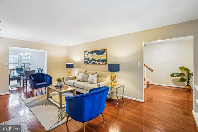 $899,999 | 24 South Abingdon Street, Arlington, VA 22204