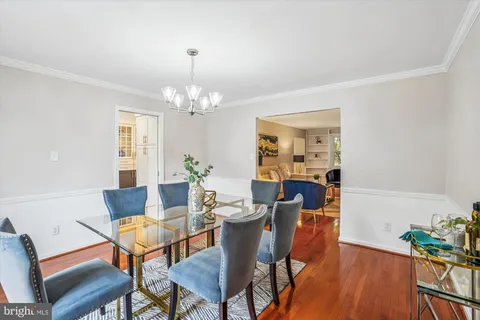 $899,999 | 24 South Abingdon Street, Arlington, VA 22204