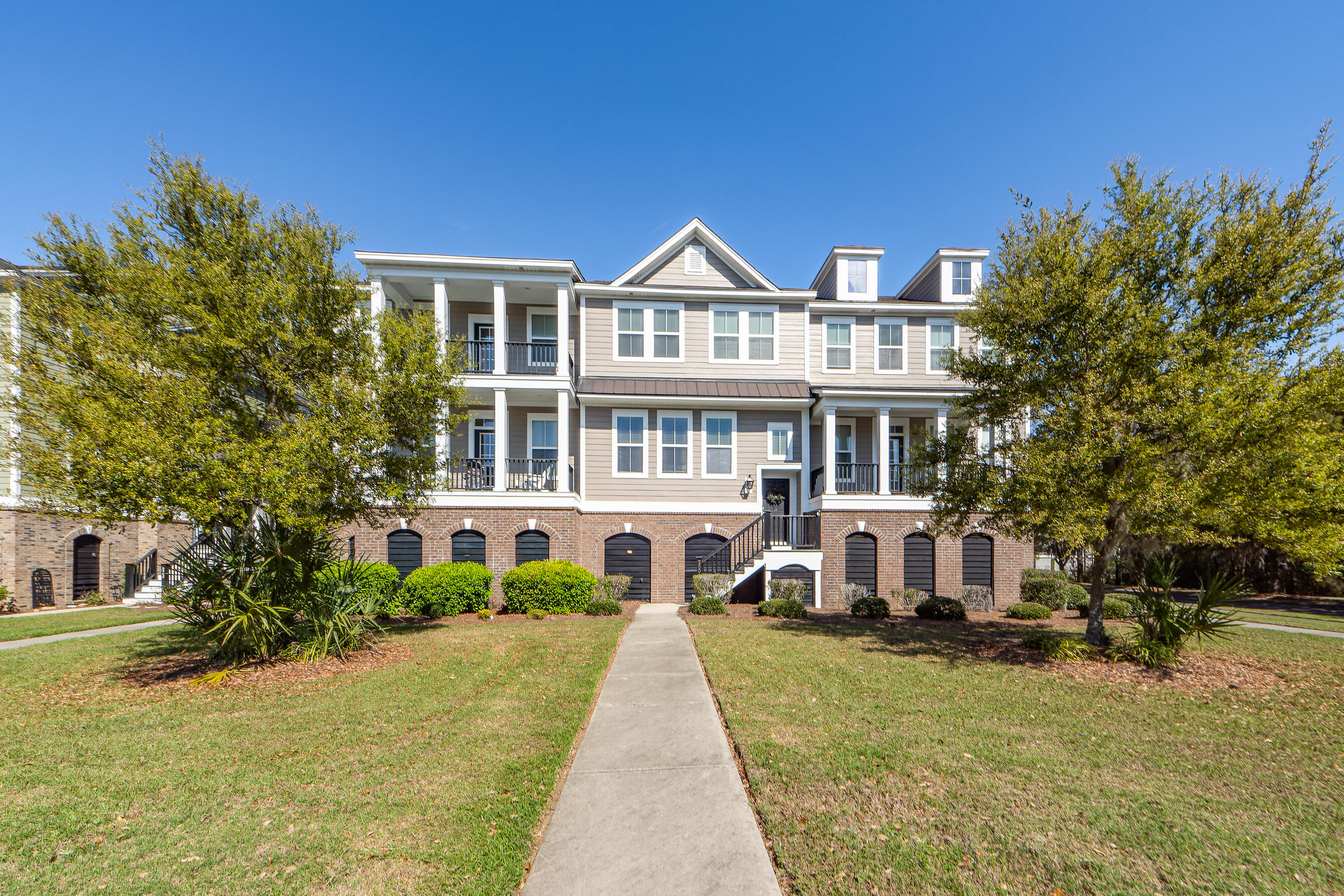 2504 Rutherford Way Charleston, SC 29414 - Photo 3 of 33 40