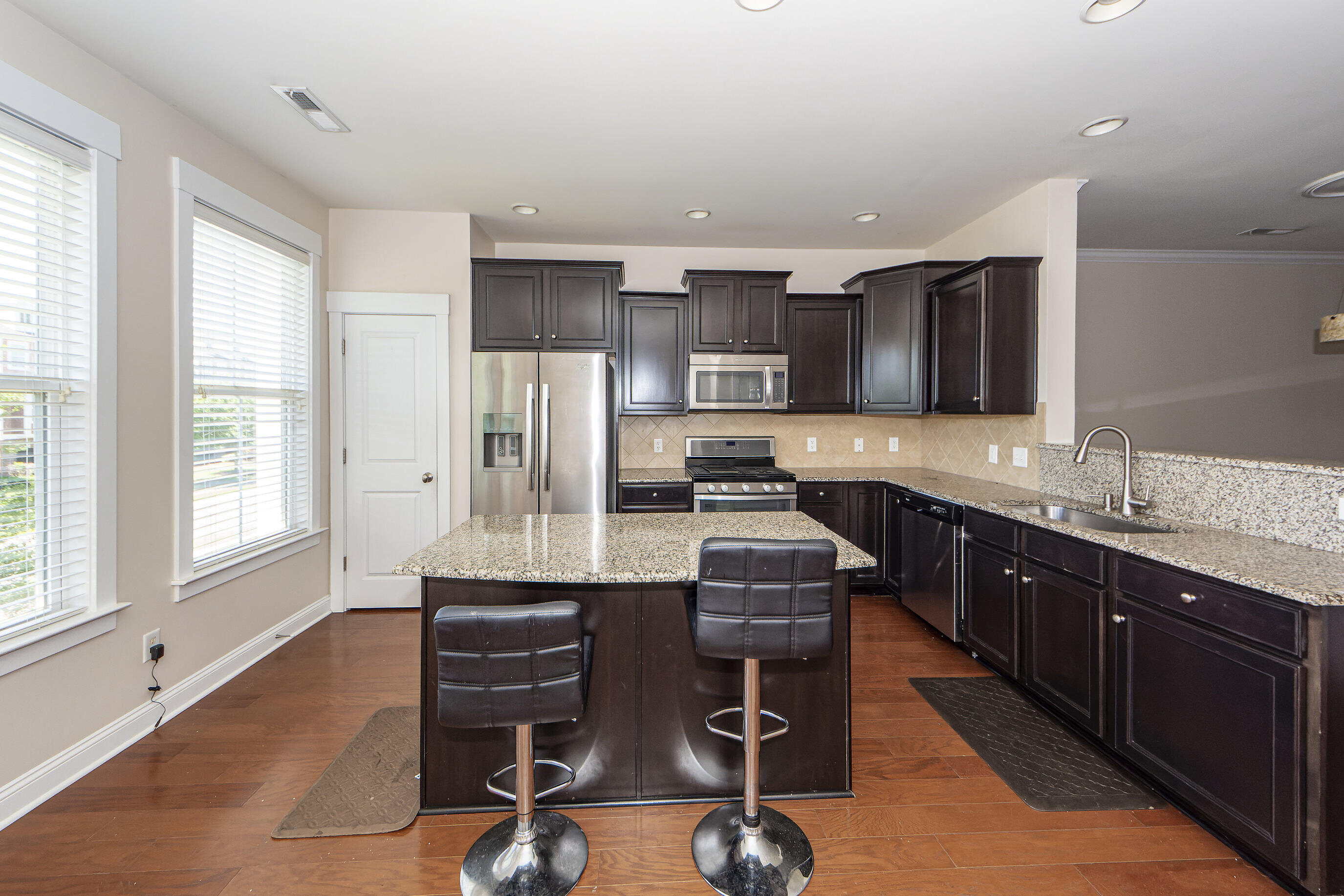 2504 Rutherford Way Charleston, SC 29414 - Photo 8 of 33 r24