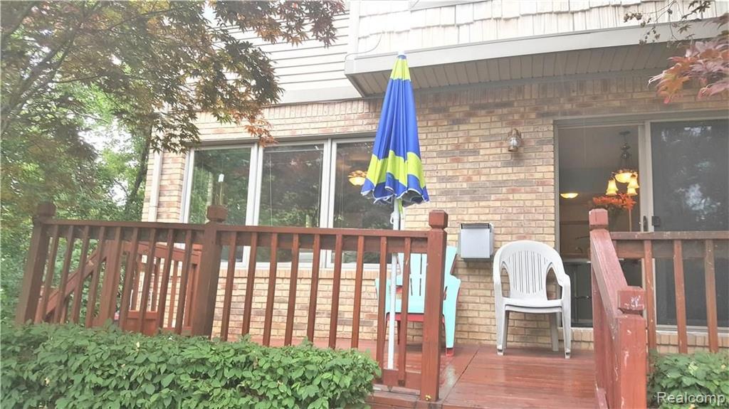27830 Reo Road Grosse Ile, MI 48138 - Photo 3 of 31