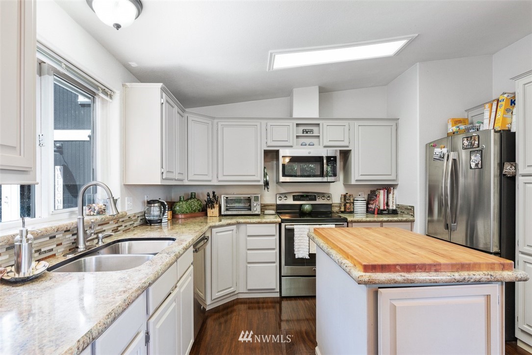14421 Gibralter Road Anacortes, WA 98221 - Photo 11 of 36 Gallery Image 11