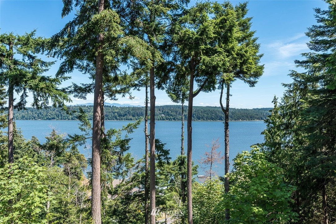 14421 Gibralter Road Anacortes, WA 98221 - Photo 3 of 36 Gallery Image 3