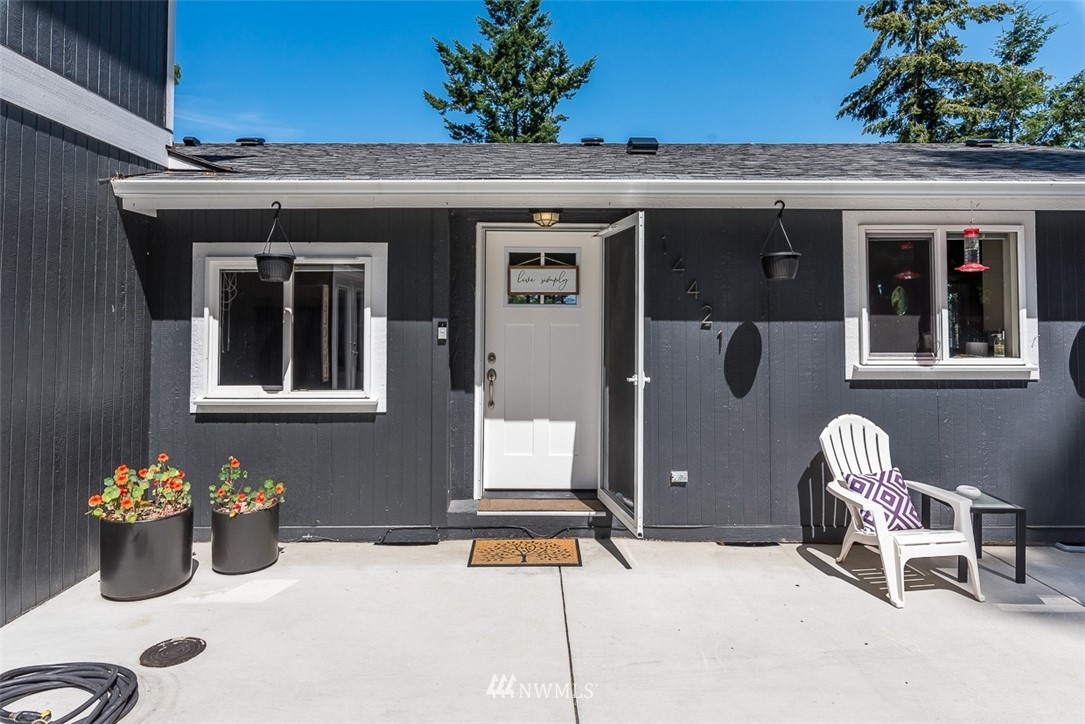 14421 Gibralter Road Anacortes, WA 98221 - Photo 5 of 36 Gallery Image 5
