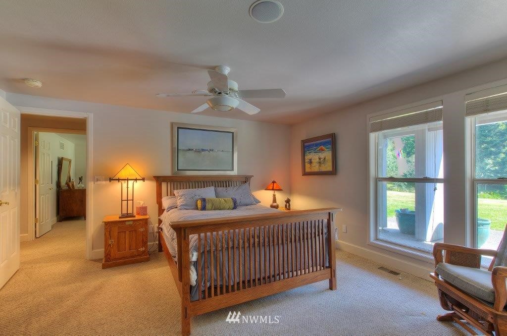 22405 Sweeney Road Southeast Maple Valley, WA 98038 - Photo 10 of 20