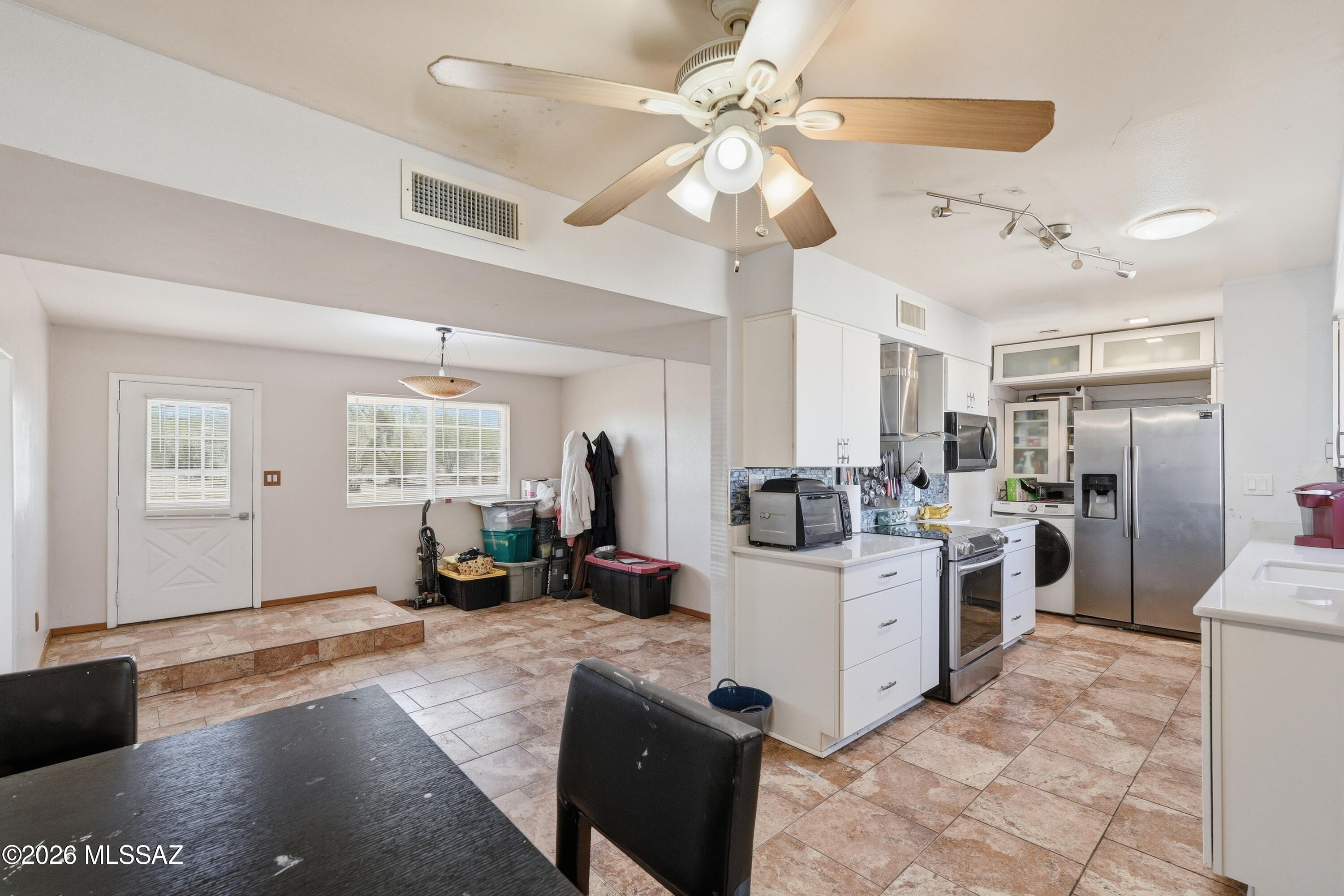 12010 West Hilltop Road Tucson, AZ 85736 - Photo 15 of 49