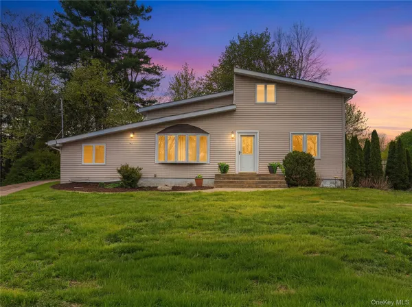 $399,900 | 5 Laurie Lane, Newburgh, NY 12550