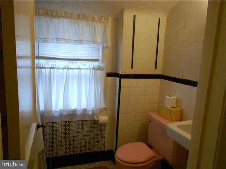 85 Warrior Road Drexel Hill, PA 19026 - Photo 14 of 19 Bathroom