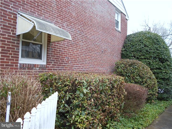 85 Warrior Road Drexel Hill, PA 19026 - Photo 4 of 19 Exterior Side