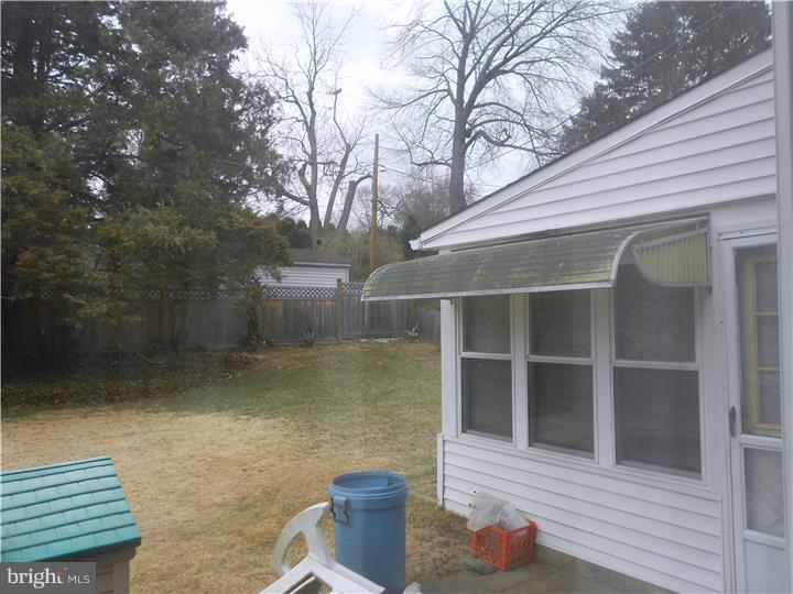 85 Warrior Road Drexel Hill, PA 19026 - Photo 6 of 19 Back Yard