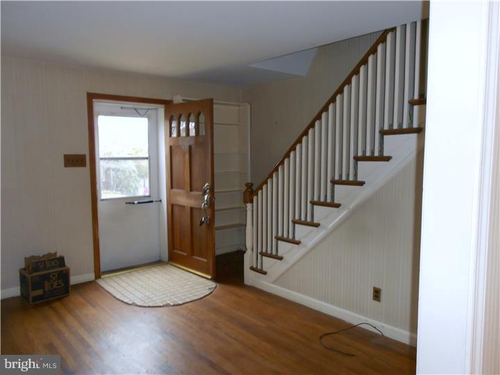 85 Warrior Road Drexel Hill, PA 19026 - Photo 8 of 19 Living Room