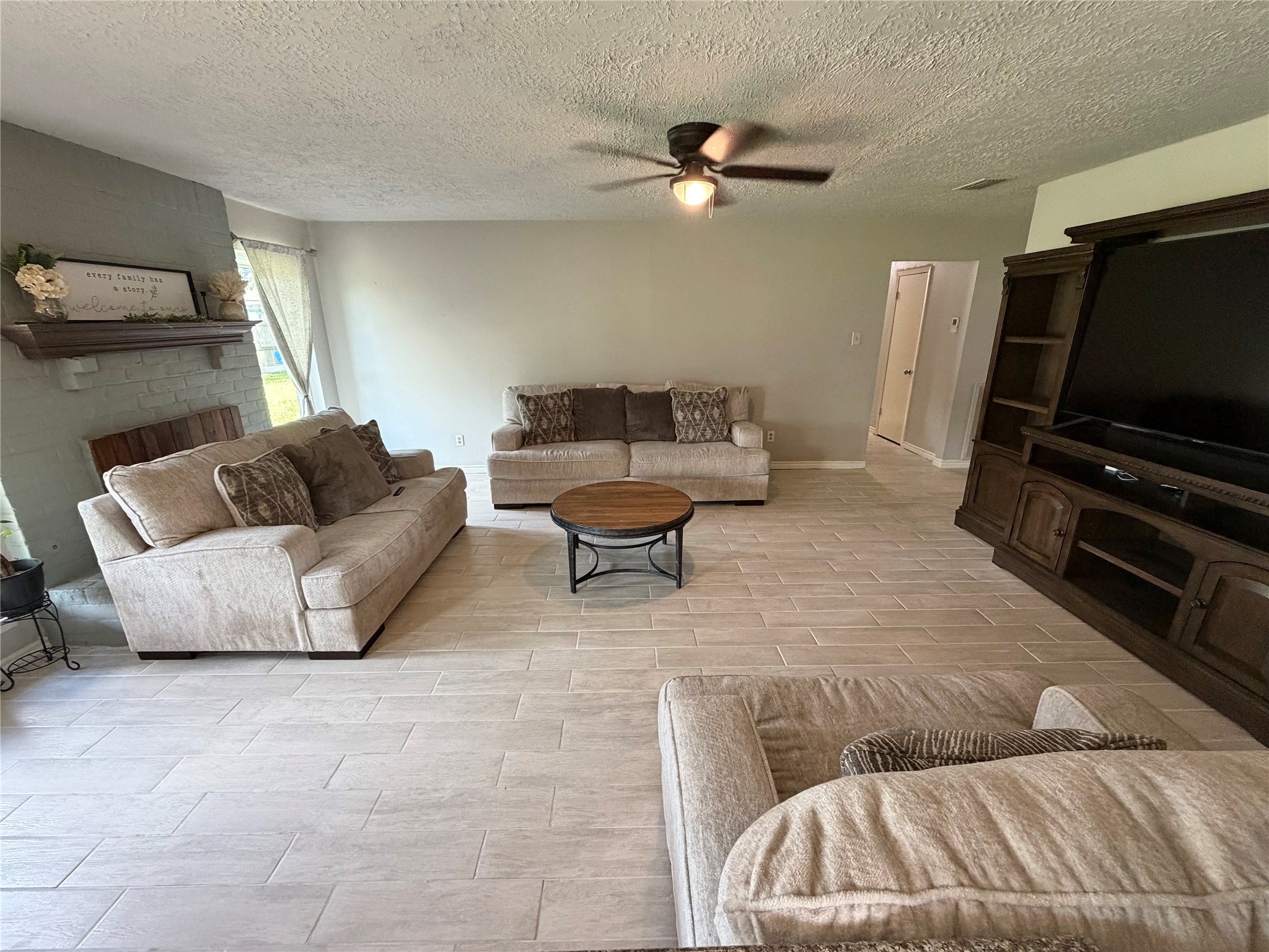 10 Lobo Court Angleton, TX 77515 - Photo 12 of 25