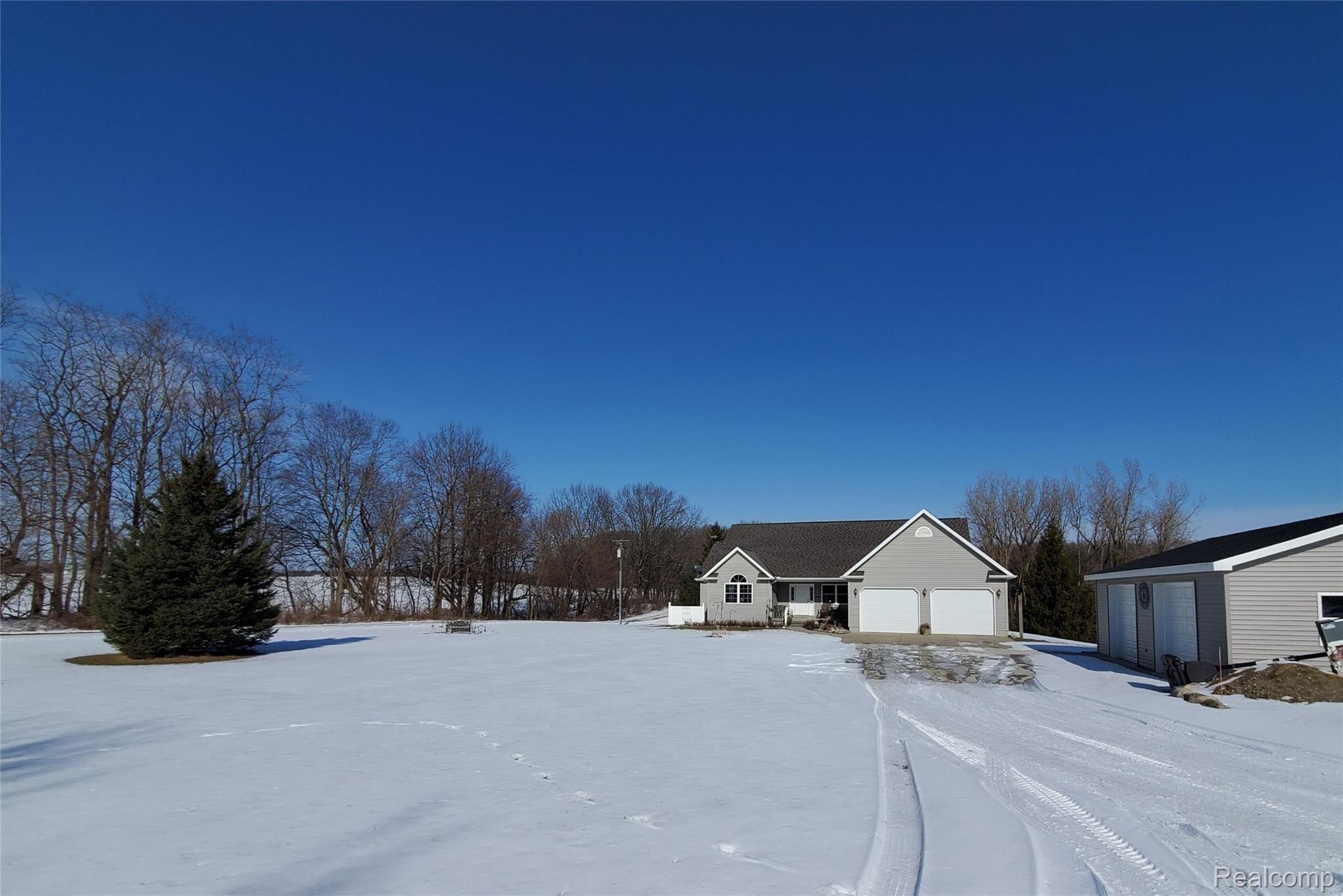5346 West Oregon Road Lapeer, MI 48446 - Photo 18 of 32 20200217_191223.jpg