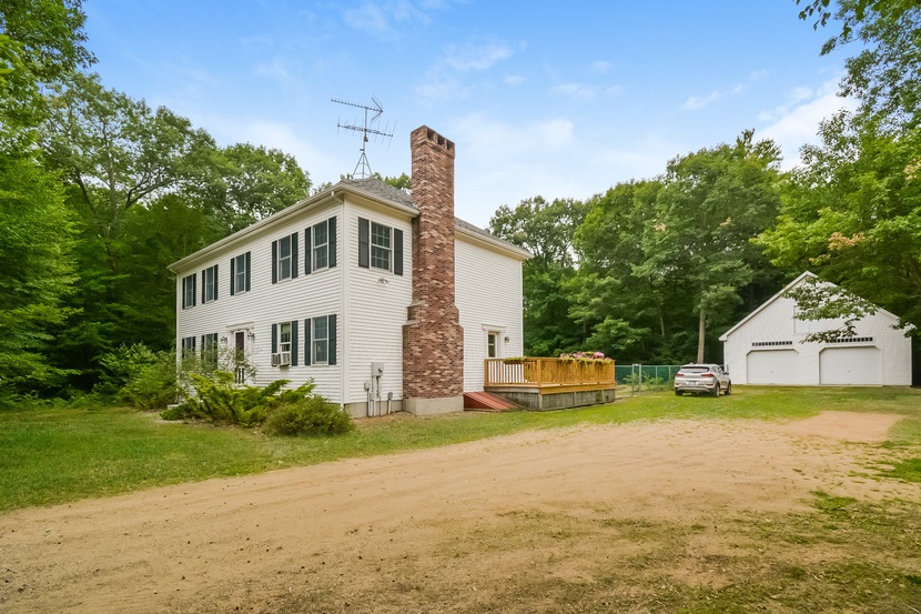 39 Griffin Road Deerfield, NH 03037 - Photo 2 of 38 Gallery Image 2