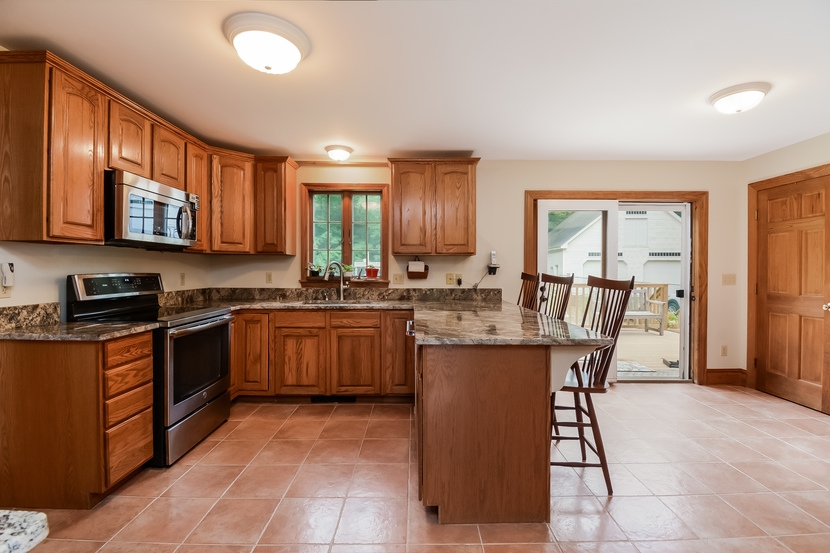 39 Griffin Road Deerfield, NH 03037 - Photo 14 of 38 Gallery Image 14