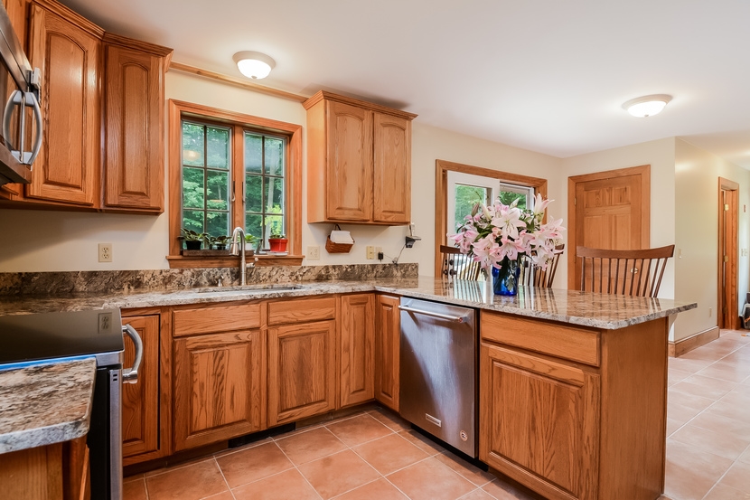39 Griffin Road Deerfield, NH 03037 - Photo 15 of 38 Gallery Image 15