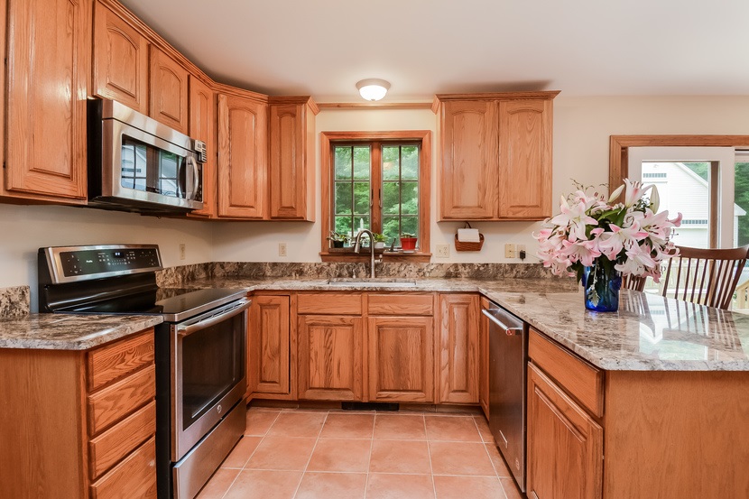 39 Griffin Road Deerfield, NH 03037 - Photo 16 of 38 Gallery Image 16