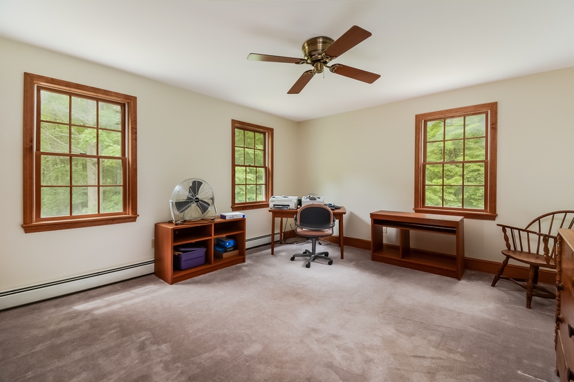 39 Griffin Road Deerfield, NH 03037 - Photo 18 of 38 Gallery Image 18