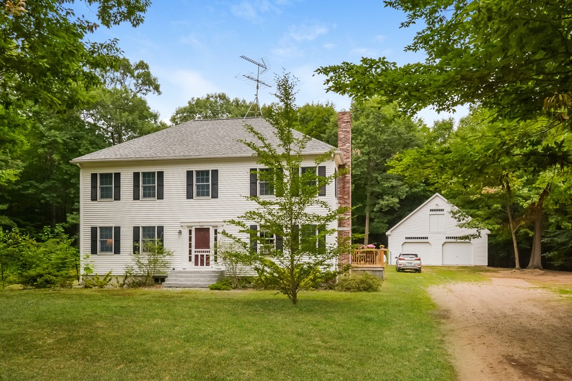39 Griffin Road Deerfield, NH 03037 - Photo 3 of 38 Gallery Image 3