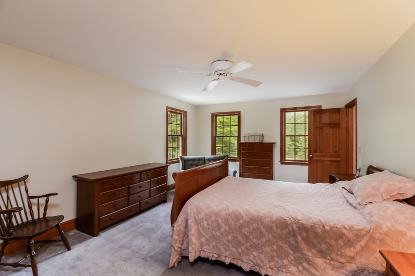 39 Griffin Road Deerfield, NH 03037 - Photo 24 of 38 Gallery Image 24