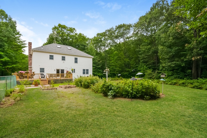 39 Griffin Road Deerfield, NH 03037 - Photo 36 of 38 Gallery Image 36