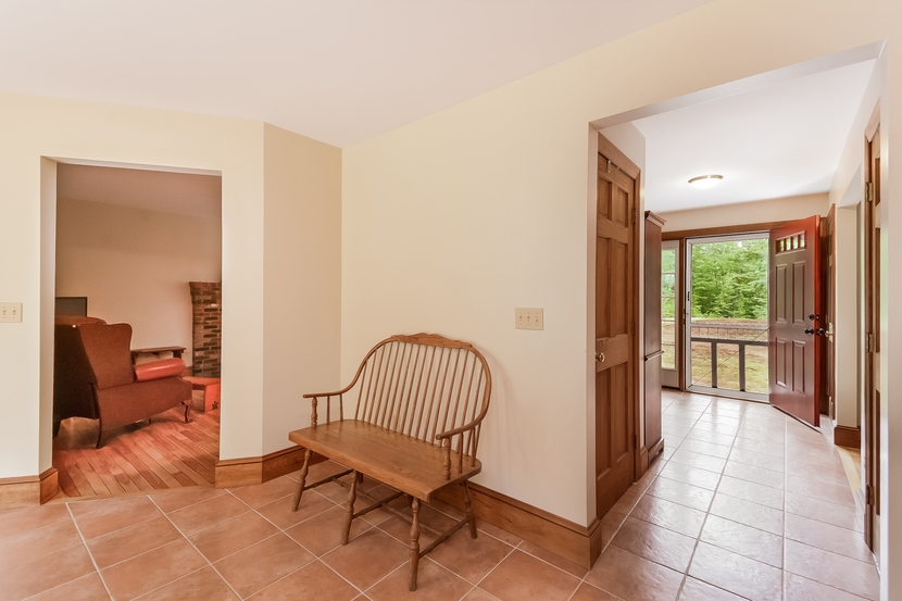 39 Griffin Road Deerfield, NH 03037 - Photo 5 of 38 Gallery Image 5