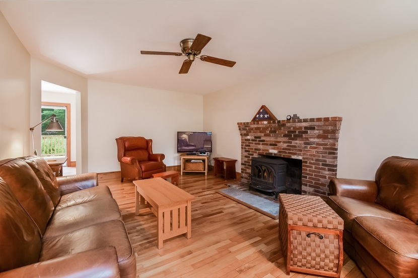 39 Griffin Road Deerfield, NH 03037 - Photo 6 of 38 Gallery Image 6