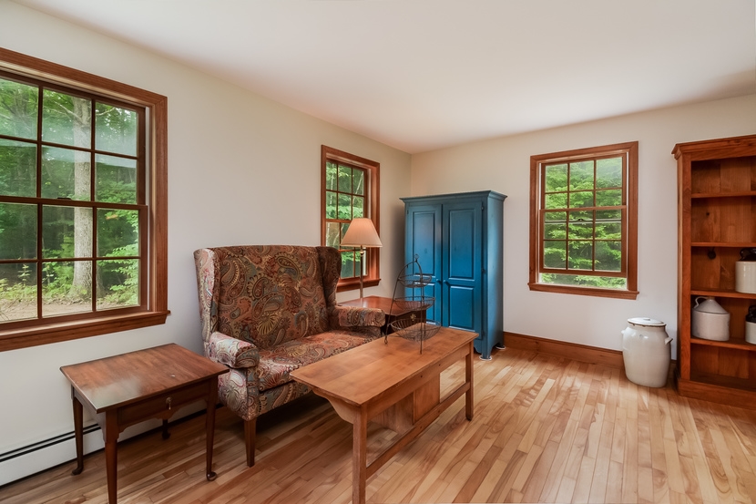 39 Griffin Road Deerfield, NH 03037 - Photo 9 of 38 Gallery Image 9