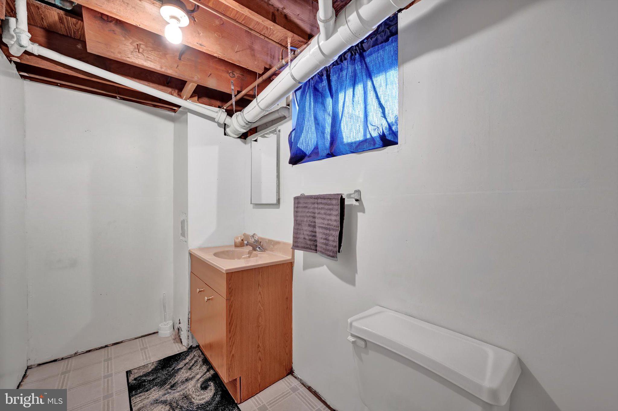 664 Lebanon Road Manheim, PA 17545 - Photo 21 of 28 1/2 bath