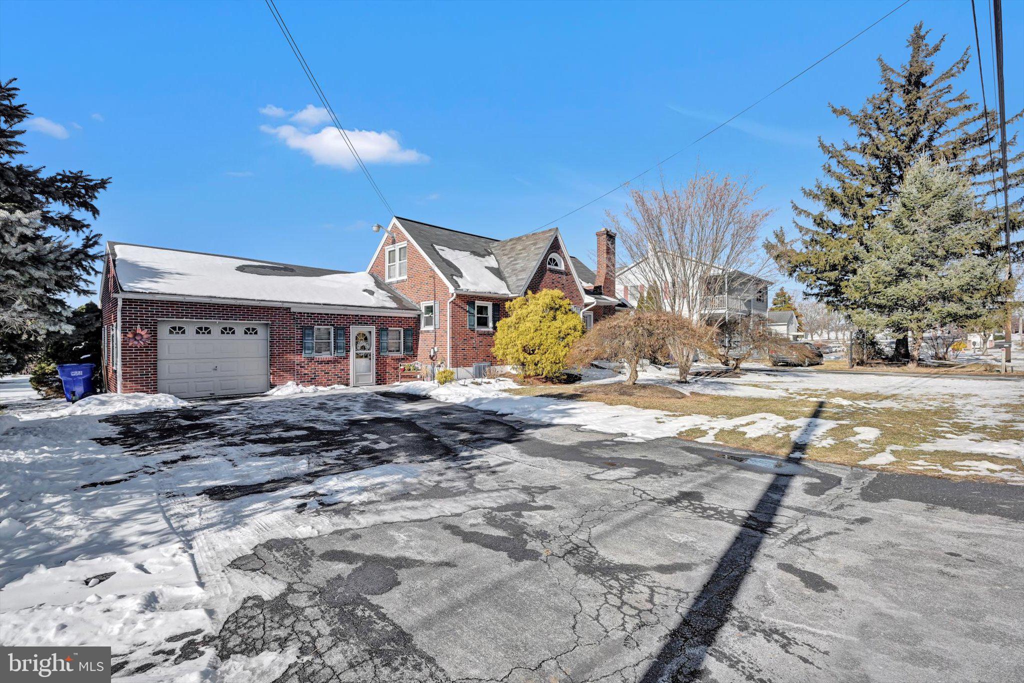 664 Lebanon Road Manheim, PA 17545 - Photo 3 of 28