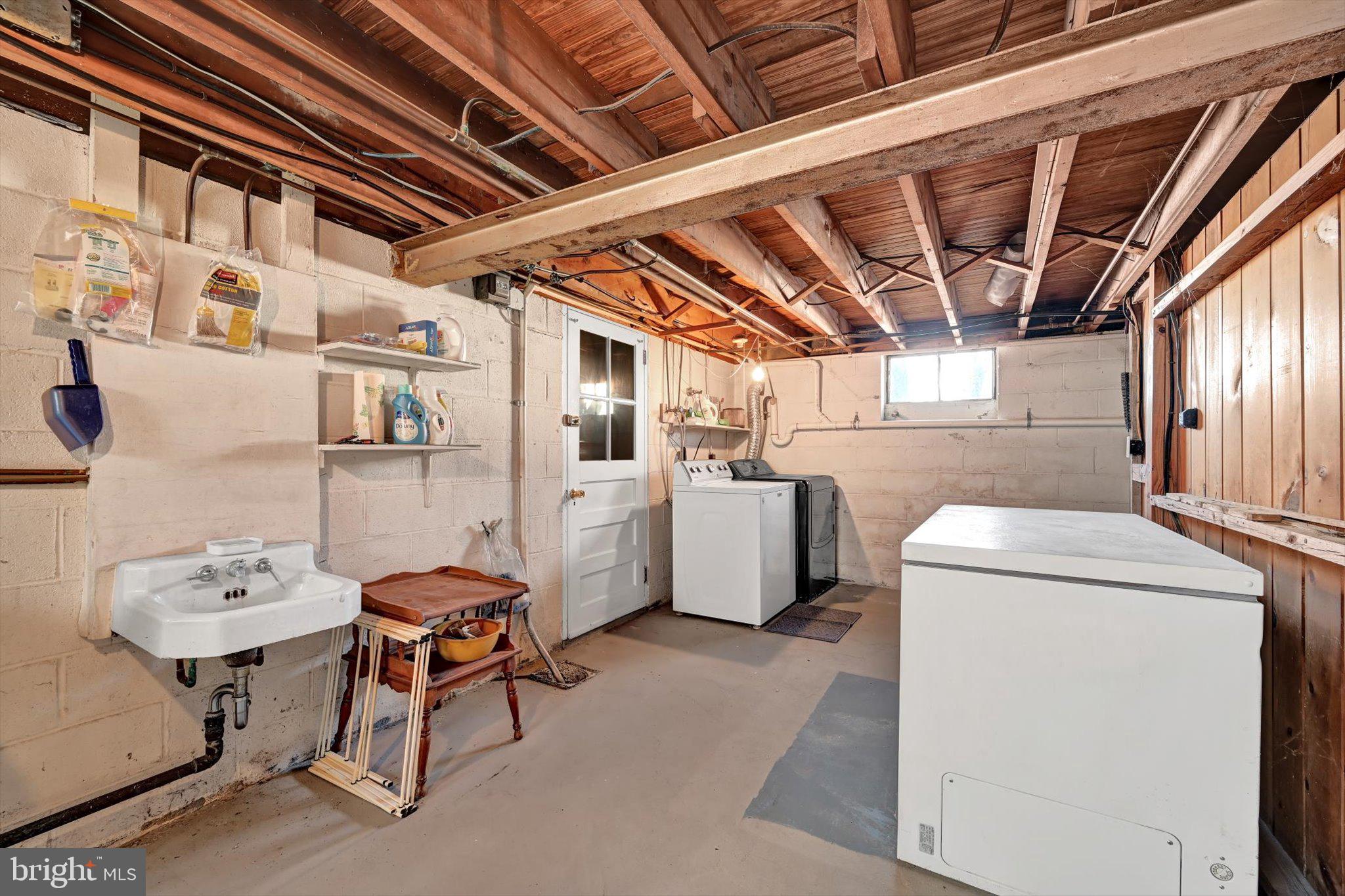 664 Lebanon Road Manheim, PA 17545 - Photo 4 of 28 Separate laundry room