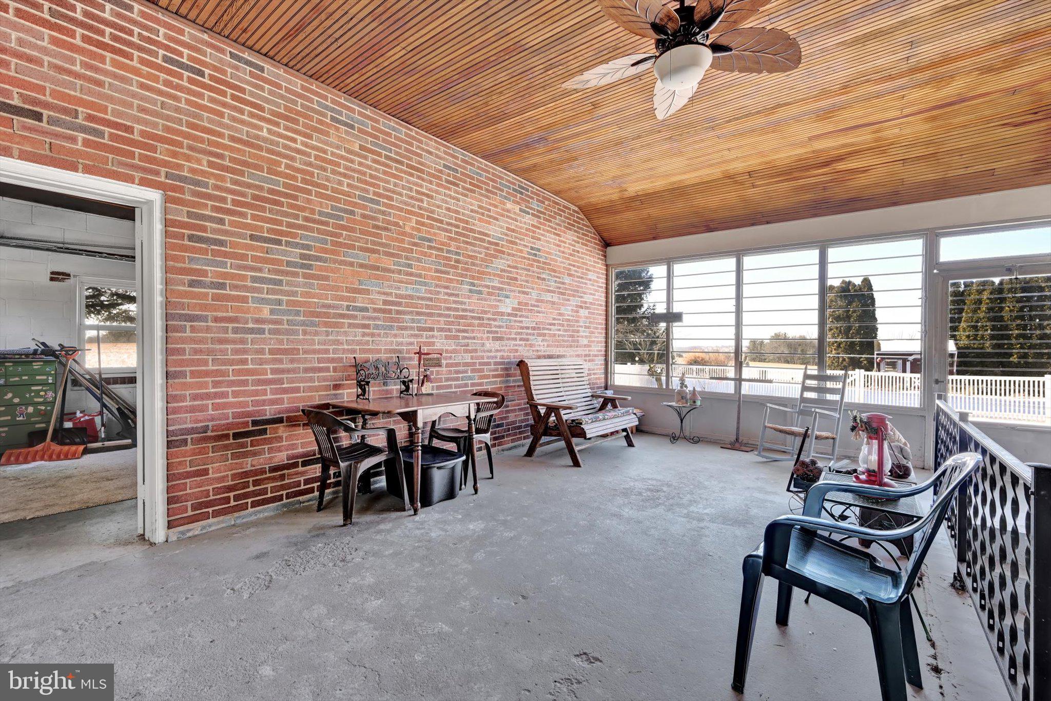 664 Lebanon Road Manheim, PA 17545 - Photo 9 of 28 Patio area