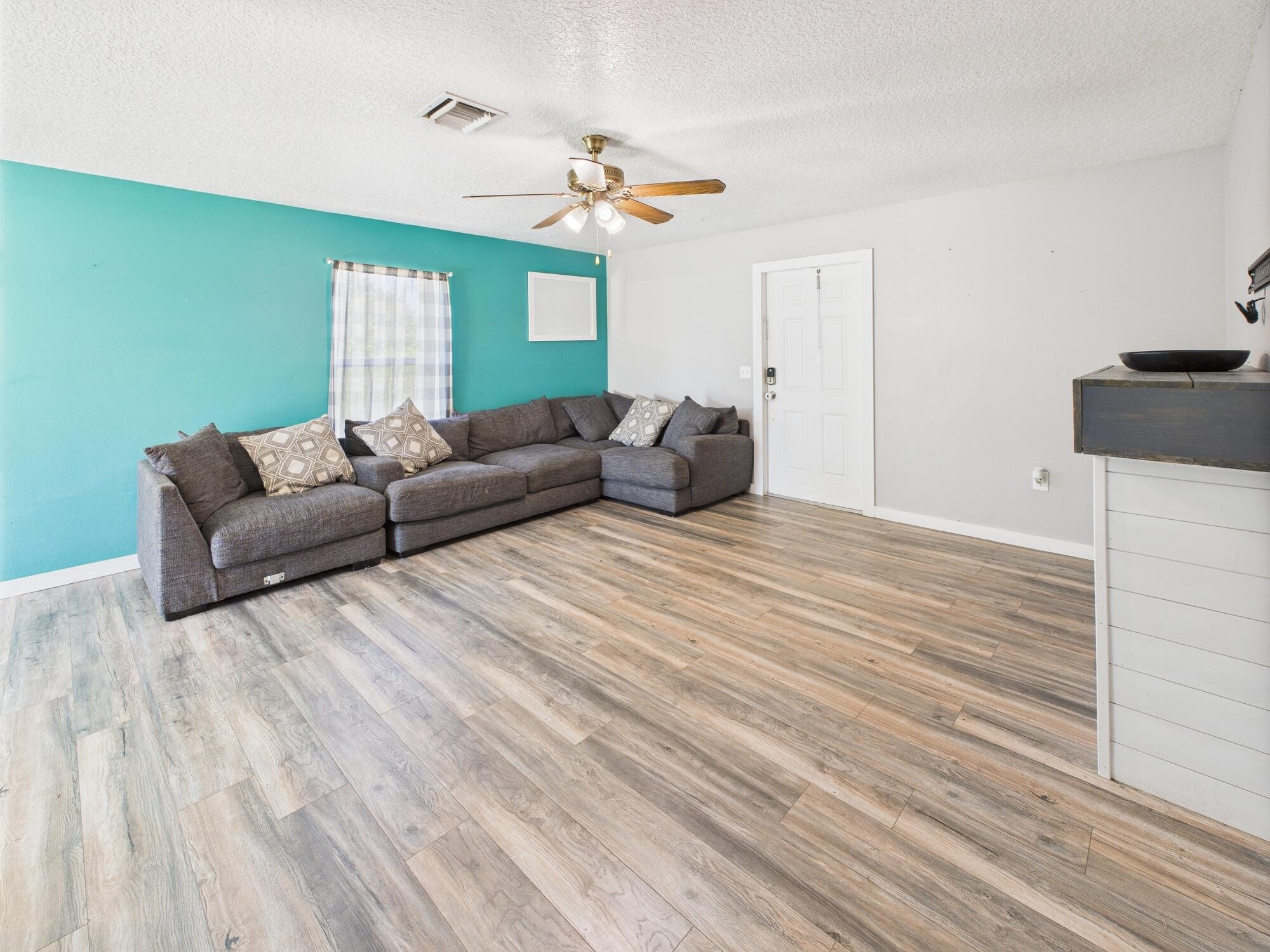 6504 Southeast 86th Boulevard Okeechobee, FL 34974 - Photo 4 of 37 CAM03600G0-PR0058-STILL002