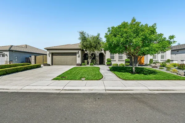 $770,000 | 2423 Finchwood Landing Lane, Manteca, CA 95336