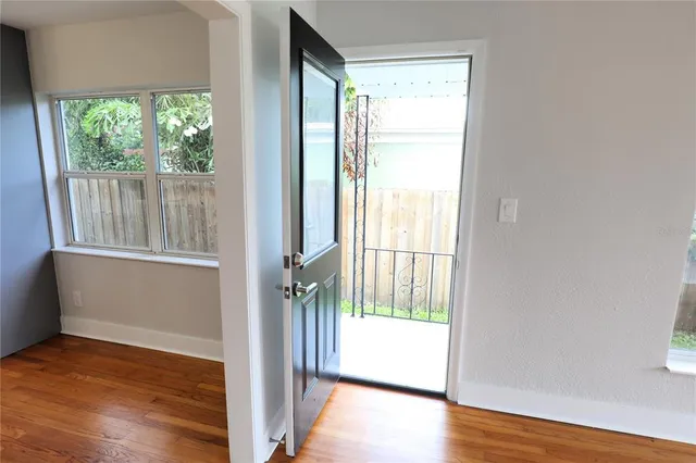 $2,950 | 631 South Crystal Lake Drive, Orlando, FL 32803