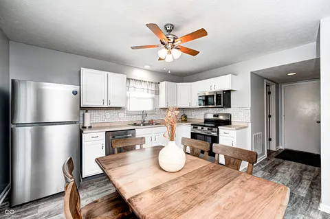 $275,000 | 5922 Prairie Creek Drive, Indianapolis, IN 46254