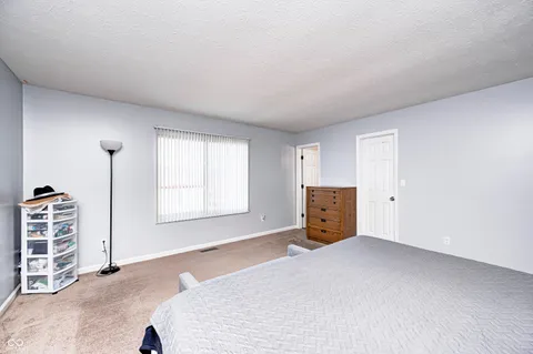 $275,000 | 5922 Prairie Creek Drive, Indianapolis, IN 46254