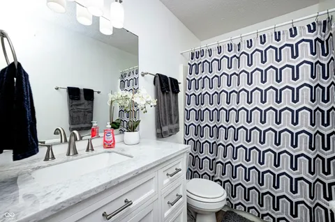 $275,000 | 5922 Prairie Creek Drive, Indianapolis, IN 46254