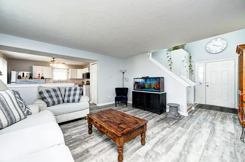 $275,000 | 5922 Prairie Creek Drive, Indianapolis, IN 46254