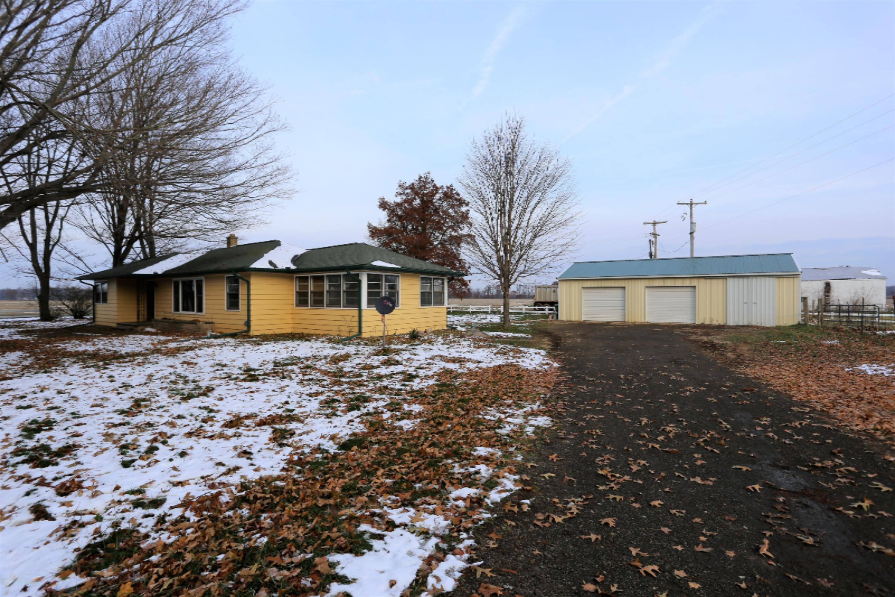 20742 Moorepark Road Three Rivers, MI 49093 - Photo 1 of 35 IMG_5340