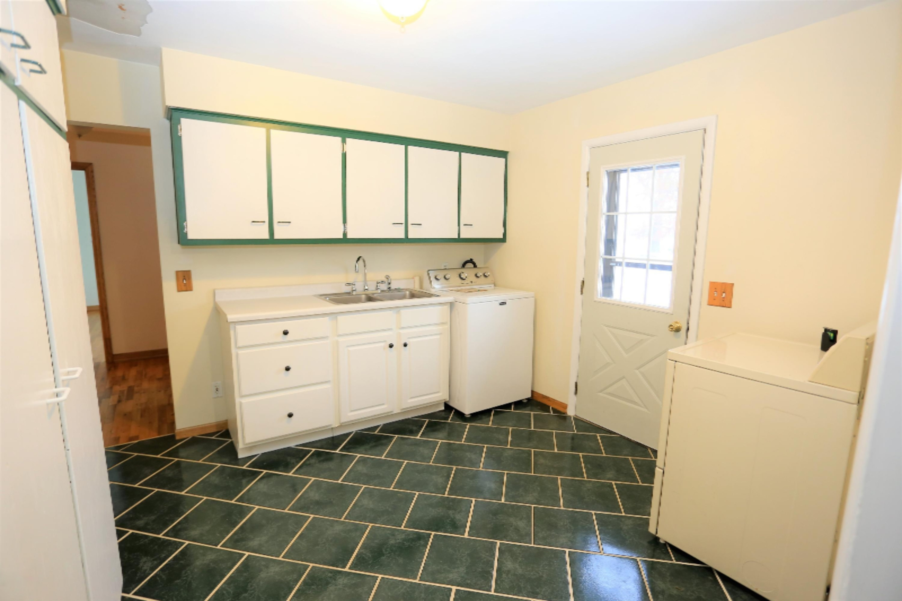 20742 Moorepark Road Three Rivers, MI 49093 - Photo 11 of 35 IMG_5316