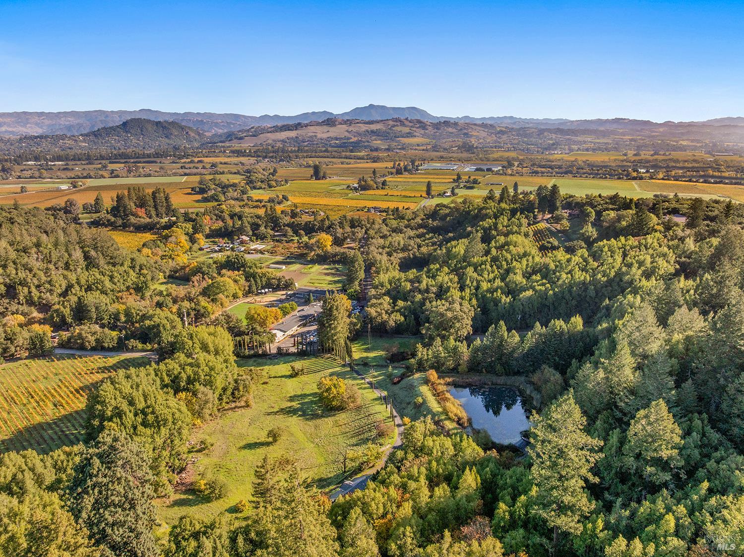 1194 Felta Road Healdsburg, CA 95448 - Photo 4 of 52 a view of lake and mountain