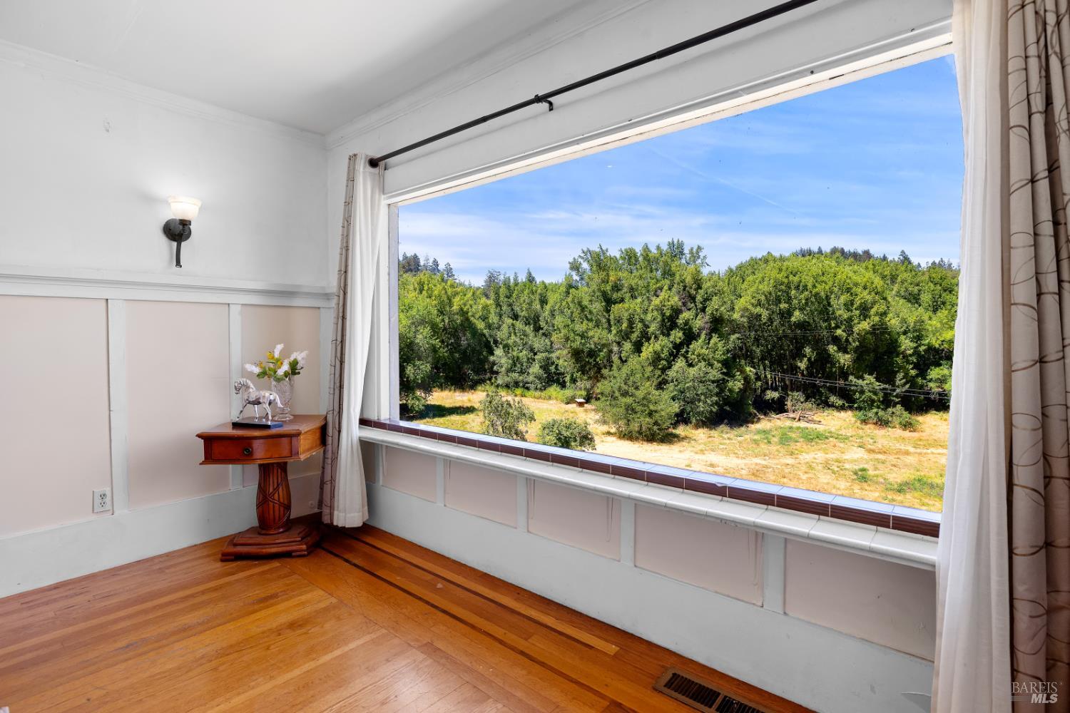 1194 Felta Road Healdsburg, CA 95448 - Photo 43 of 52 a view of a living room and a window