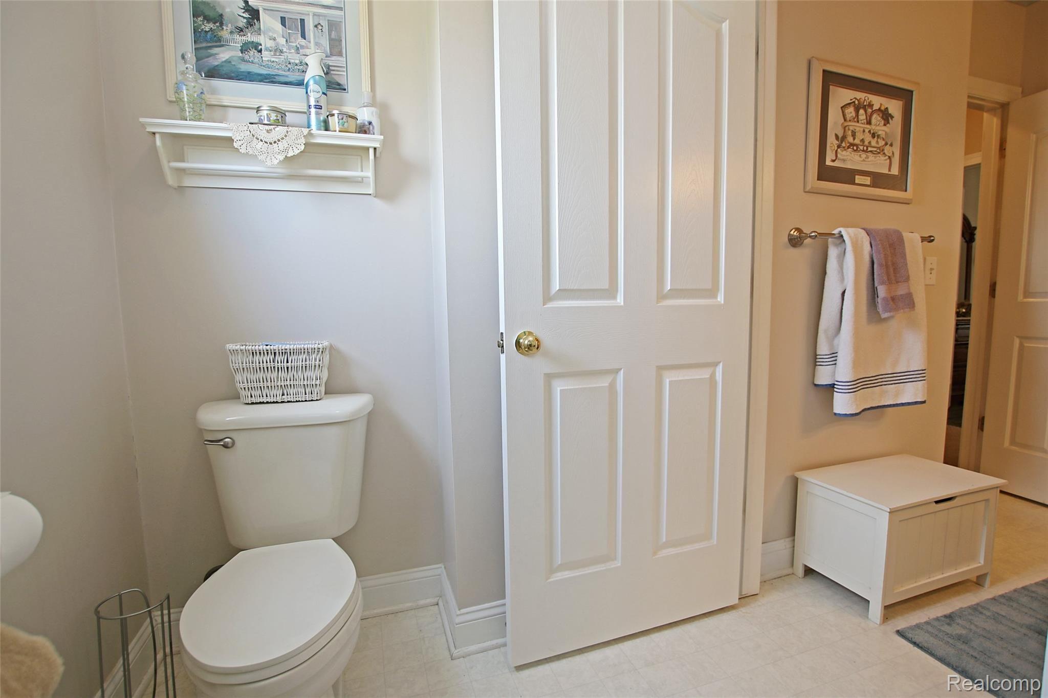 9026 Washburn Road Goodrich, MI 48438 - Photo 37 of 74 37) Bathroom.jpg