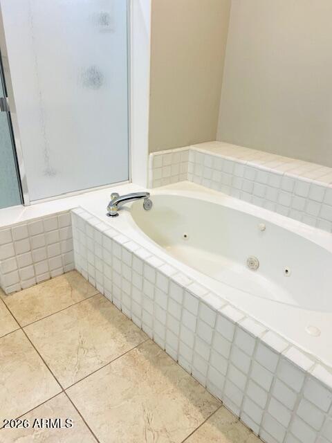 8270 North Hayden Road, Unit 1042 Scottsdale, AZ 85258 - Photo 14 of 30 a bathroom with a bathtub and shower