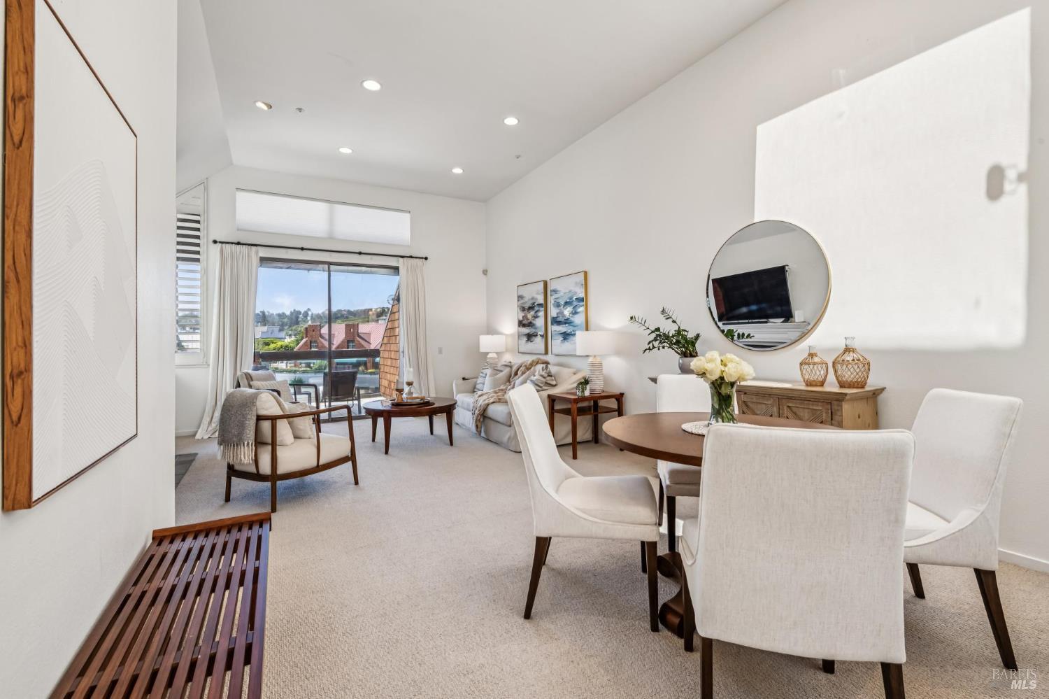 52 Lagoon Vista Road Tiburon, CA 94920 - Photo 8 of 36 Gallery Image 8