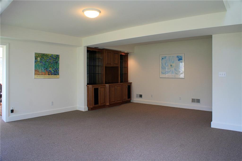 874 Field Club Road Pittsburgh, PA 15238 - Photo 19 of 24 Gallery Image 19