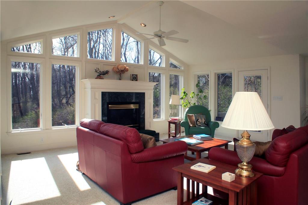 874 Field Club Road Pittsburgh, PA 15238 - Photo 9 of 24 Gallery Image 9